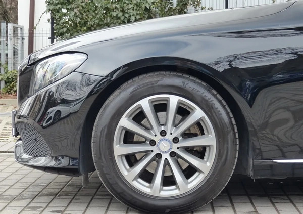 Mercedes-Benz Klasa E cena 119900 przebieg: 91465, rok produkcji 2017 z Pakość małe 379